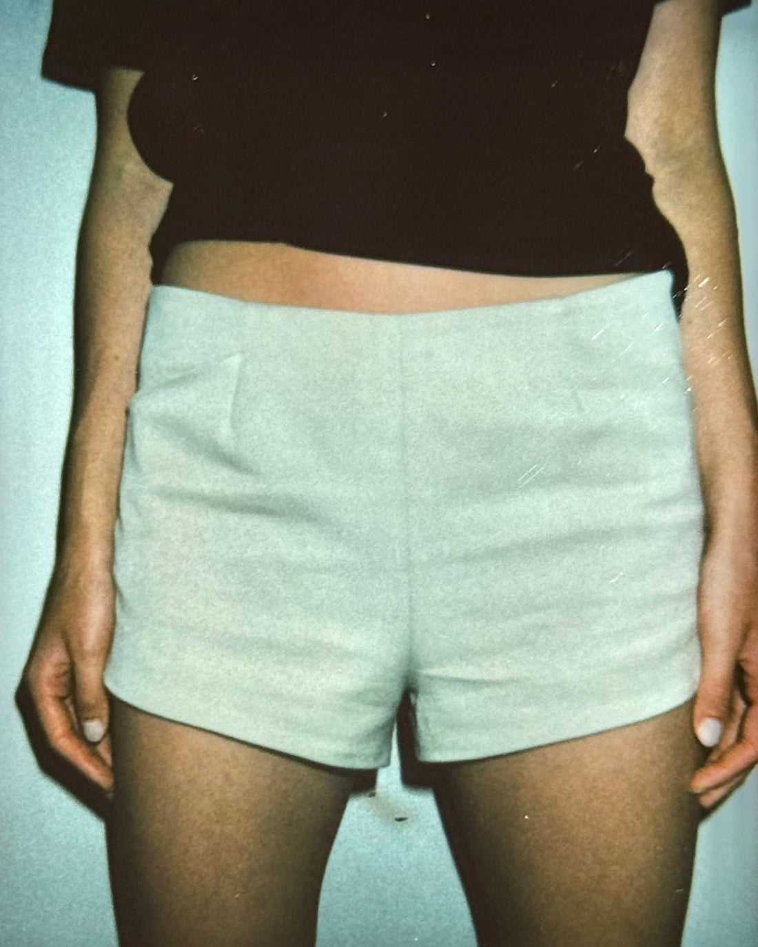 KAROLINA MINI SHORTS - SANDY BEIGE